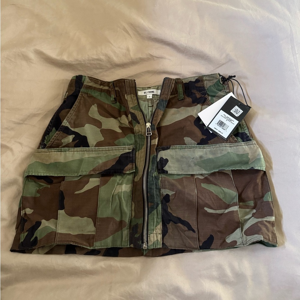 Re/done Brand New Camouflage Zip-Up Cargo Skirt